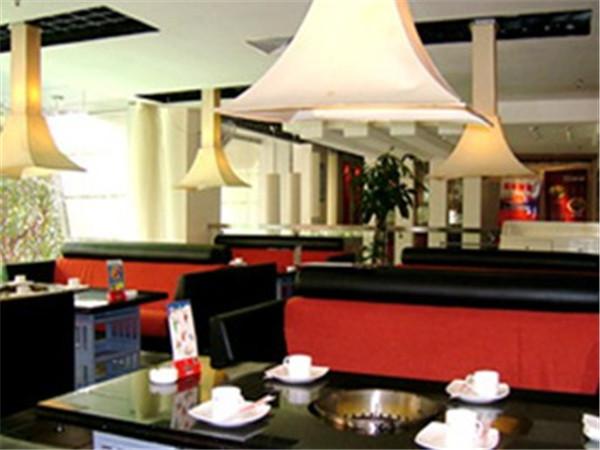 俏吧妹雞公煲萬州加盟店