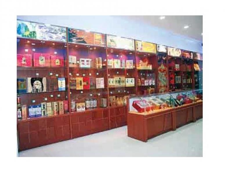 紅福紅酒柜臺(tái)展示
