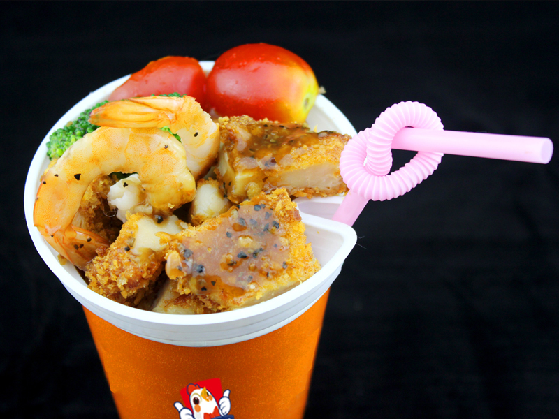 紅番區炸雞牛排杯