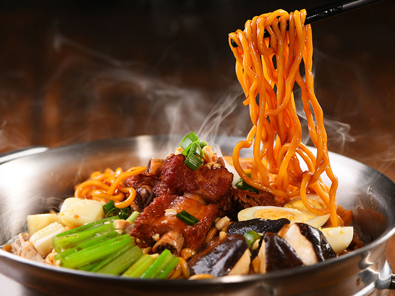 鄭將軍排骨燜面-招牌燜面