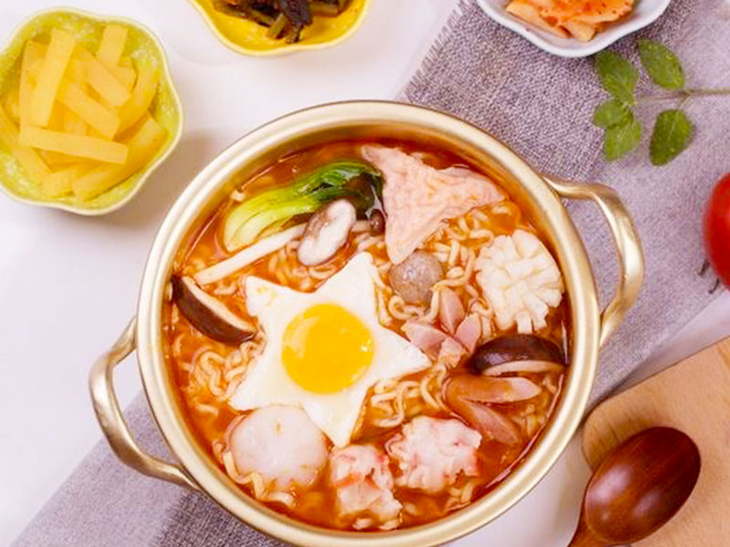 侑遇泡面小食堂