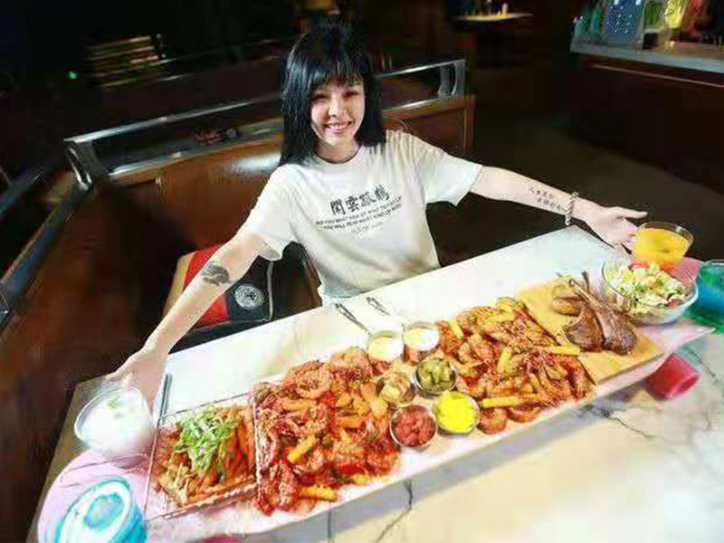 滑板雞夢想主題餐廳