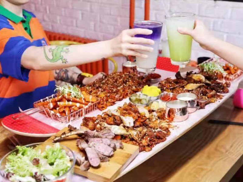 滑板雞夢想主題餐廳