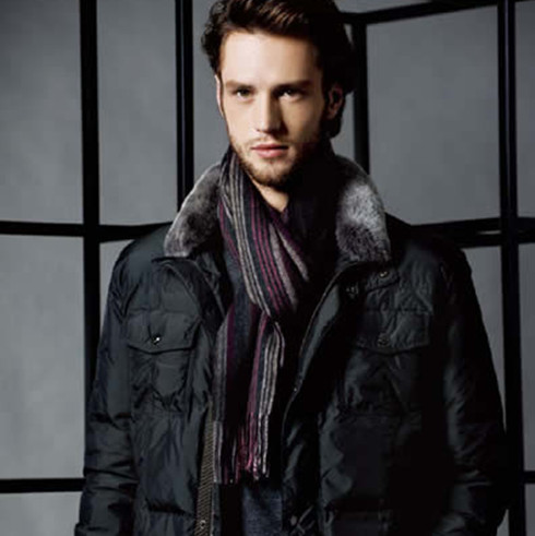 馬基堡2013大毛領短款羽絨服