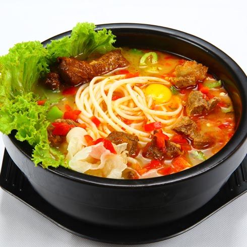 金香緣罐罐米線店產品-麻辣牛腩米線