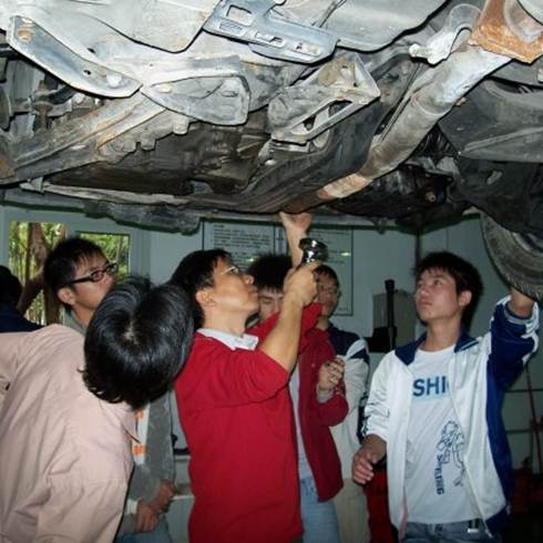 特福萊汽車美容-底盤機構培訓