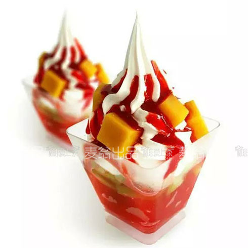 咖啡愛(ài)上茶飲品-草莓冰淇淋