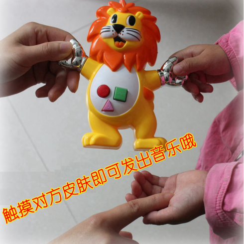 淘氣神童益智生活館-人體觸摸感應琴